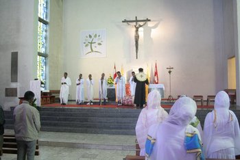 Eritreisch-orthodoxe Christen zu Gast in der katholischen Kirche in Lautzkirchen